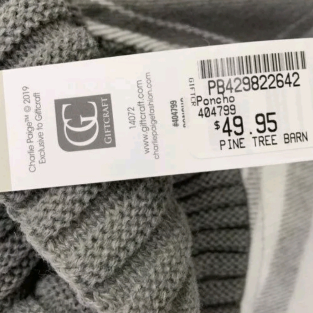 Charlie Paige Women's White And Gray Poncho One Size NWT MSRP $49.95 - Picture 5 of 5